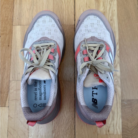 New Balance Fresh Foam X Hierro v9 Shoes - Picture 1 of 3